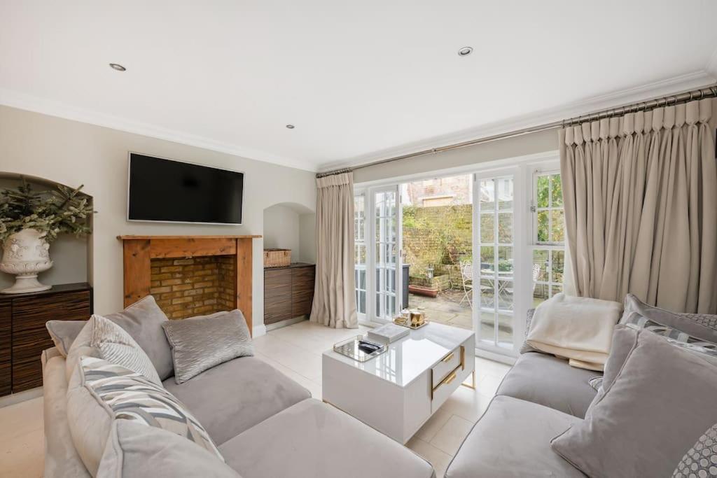 Casa vacanze Fairytale Garden House - Next To Victoria Station & Pet Friendly *