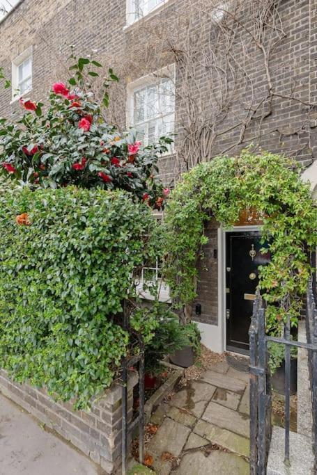 Casa vacanze Fairytale Garden House - Next To Victoria Station & Pet Friendly Londra