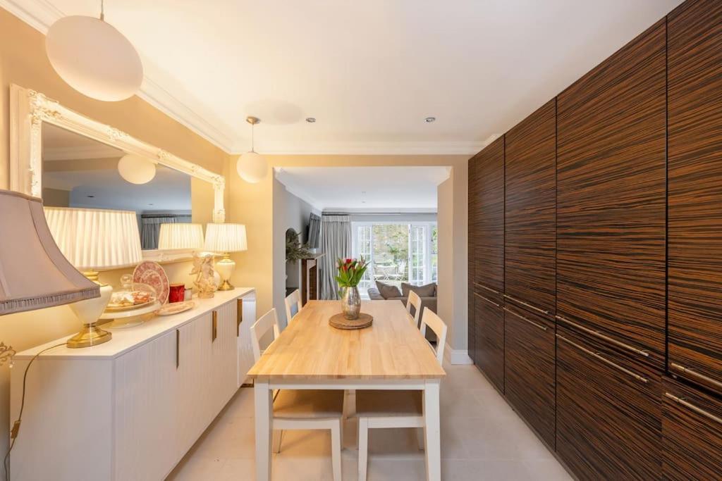 Fairytale Garden House - Next To Victoria Station & Pet Friendly Casa vacanze