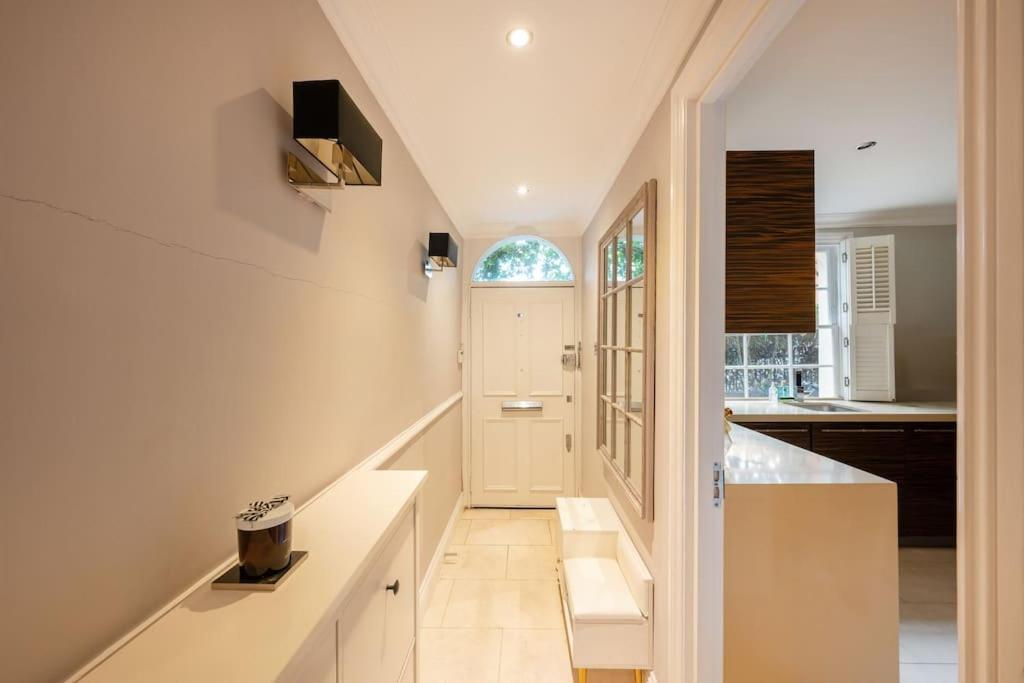 Fairytale Garden House - Next To Victoria Station & Pet Friendly Londra