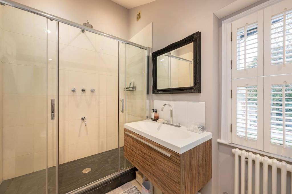 Casa vacanze Fairytale Garden House - Next To Victoria Station & Pet Friendly